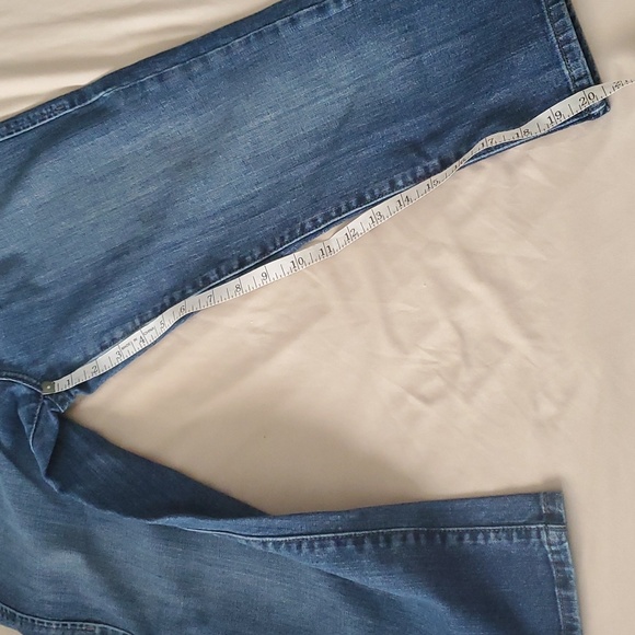 Levi's Capri Jeans - Picture 9 of 9